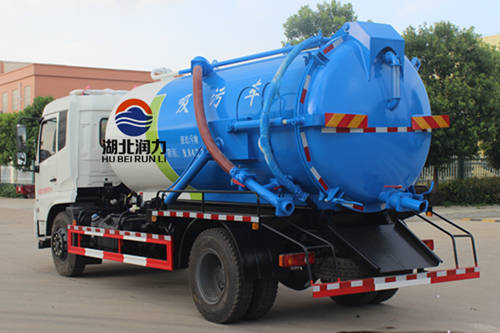 吸污車與吸糞車的全面解析 功能、結(jié)構(gòu)與應(yīng)用場(chǎng)景對(duì)比
